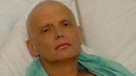 Aleksandr Litvinenko in a London hospital bed in November 2006. 