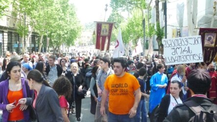 Организаторы и сторонники пятничной акции полагают, что нынешними мерами воздействия реакция властей и ограничится