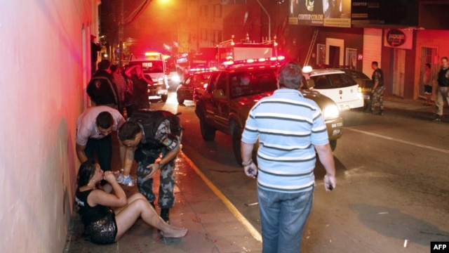 Brazil - Pamje të zjarrit në diskotekën "Kiss" në Santa Maria