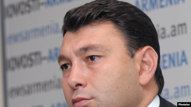 Eduard Sharmazanov: "Counterbalancing mechanisms."