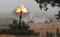 Israeli artillery firing on Lebanon on July 21 (epa)