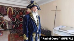 Тәжікстанның Фархор ауданында тұратын Саиджалол Каримзода. 29 ақпан 2016 жыл.