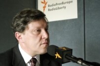 Yabloko party leader Grigory Yavlinsky, speaking to RFE/RL in October 2006 (RFE/RL)