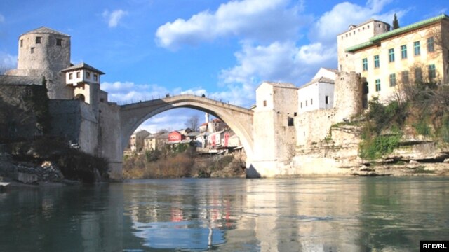 Mostar, arhiv, foto: Midhat Poturović