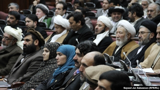 Afghanistan's parliament has insisted that President Hamid Karzai follow standard rules of parliamentary order.