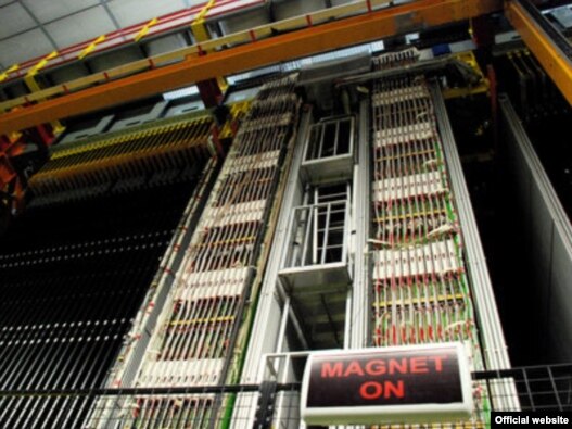 Детектор OPERA находится в шахте на глубине 1400 метров