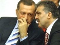 Prime Minister Erdogan and Foreign Minister Gul during the presidential vote in parliament (AFP)
