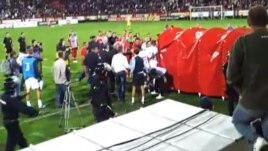 Incident na utkamici Srbije i Engleske