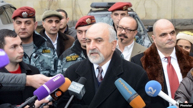 Armenia - Presidential candidate Paruyr Hayrikian speaks to journalists after asking the Constitutional Court to postpone the February 18 presidential election by two weeks, Yerevan, 10Feb2013.