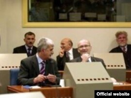 Jadranko Prlić, Bruno Stojić, Slobodan Praljak, Milivoj Petković, Valentin Čorić i Berislav Pušić u sudnici, arhiv