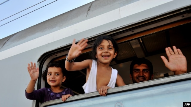 فوج پناهجویان پس از بسته شدن مرز صربستان و مجارستان، راهی کشور کرواسی شده است.