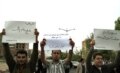 مردم تبريز در این راهپیمایی  پلاکادرهايی در دست داشتند که روی آن ها شعارهايی در باره وحدت اقوام ايرانی و تاکید بر نام خليج فارس نوشته شده بود.