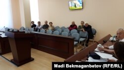 Сейітқазы Матаевқа қатысты сот ісі өтіп зал.