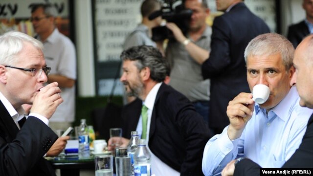 Bivši predsjednik Srbije Boris Tadić i aktuelni Ivo Josipović u Beogradu, juli 2010.