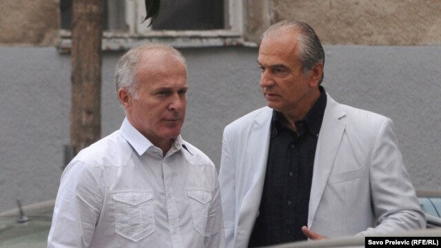 Duško Bakrać sa advokatom Lutovcem ispred suda, 6. septembar 2012.