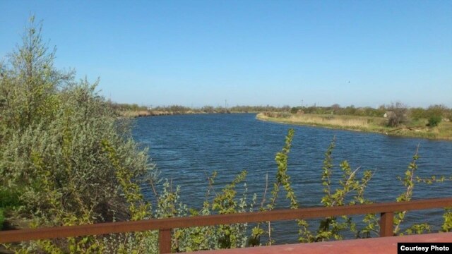 Північно-Кримський канал ще з дніпровською водою, квітень 2014 року