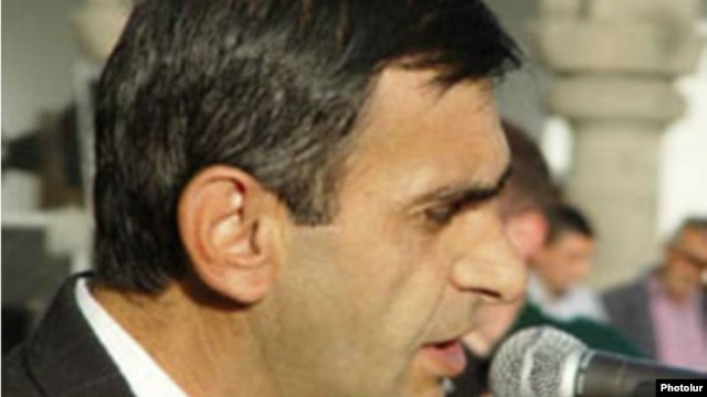 Armenia -- Opposition activist Grisha Virabian addresses an opposition rally in Yerevan.