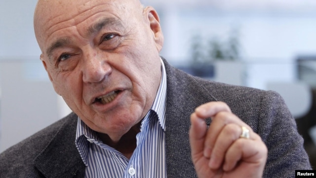 "I get the feeling that some of the people on top are scared and they’re trying to figure out ways to control people who are less and less supportive of the government," says prominent Russian journalist Vladimir Pozner.
