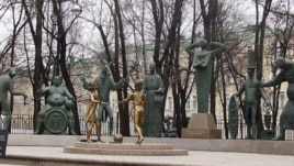 Composition of the Russian artist Shemyakin, "Children - victims of adult vices" in Moscow, 2011