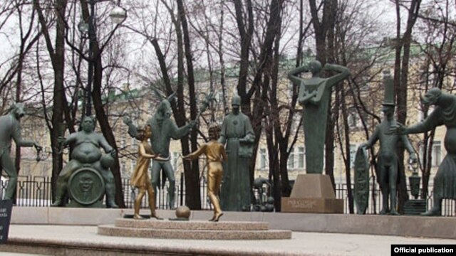 Composition of the Russian artist Shemyakin, "Children - victims of adult vices" in Moscow, 2011