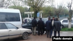 Алтынтөбе ауылдық округі тұрғындары. Оңтүстік Қазақстан облысы Қазығұрт ауданы.