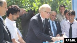 EU envoy Kai Eide helping celebrate World Peace Day in Kabul in mid-September