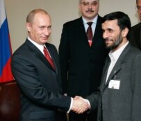 Russian President Vladimir Putin (left) and Iranian President Mahmud Ahmadinejad (right) at the United Nations, September 2005 (ITAR-TASS)