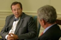 President Ilves (left) speaking to President Bush on June 25 (epa)