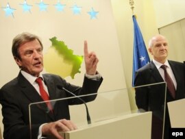 Bernar Kušner juče u Prištini
