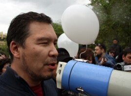 Серикжан Мамбеталин, оппозиционный политик. Алматы, 28 апреля 2012 года.
