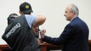 Վրաստանի նախկին վարչապետ Վանո Մերաբիշվիլին դատարանում: 22-ը մայիսի, 2013թ.