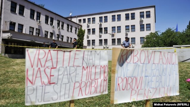 Protest radnika Binasa ispred Vlade FBiH, 17. jul 2012.