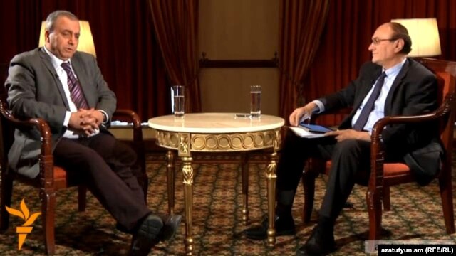 Armenia - Hrant Bagratian (L), an opposition candidate in the presidential election, is interviewed by Harry Tamrazian, director of RFE/RL's Armenian Service, Yerevan, 27Jan2013.
