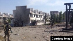 Бішкектегі жарылыс болған Қытай елшілігінің маңы. 30 тамыз 2016 жыл.