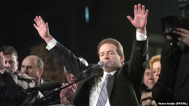 Bogoljub Karić tokom predizborne kampanje u Srbiji, 2006.