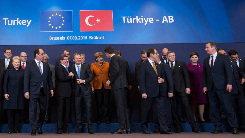 Summitul de urgență UE-Turcia pe tema migranților a fost prelungit