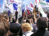 A March of Dissent demonstration in Moscow in April (RFE/RL)