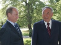 Russian President Vladimir Putin (left) and Kazakh President Nursultan Nazarbaev (file photo) (ITAR-TASS)