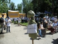 The Almaty protest today (RFE/RL)