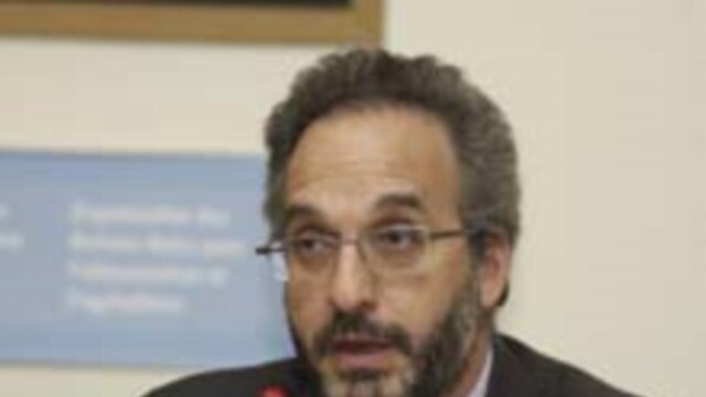 FAO expert Juan Lubroth (FAO/Badieri)
