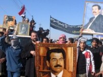 Demonstrators protest Hussein's execution in Tikrit (epa)