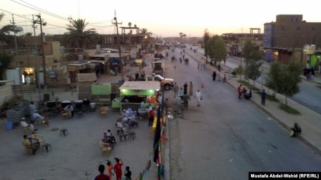 The outskirts of Karbala on July 6, with small numbers of pilgrims gathered