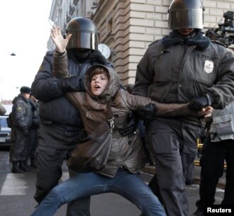 В Санкт-Петербурге при разгоне акций оппозиции полиция действовала особенно жестко.