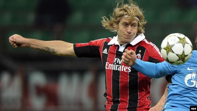 Massimo Ambrosini într-un meci al AC Milan