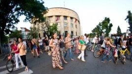 Šetači u Banjaluci, foto: 6yka.com