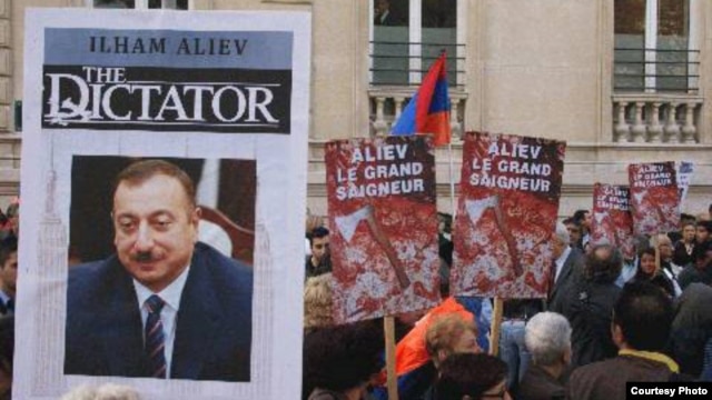 France - Hundreds of French Armenians protest against Azerbaijani President Ilham Aliyev's visit to Paris, 18Sep2012. (Photo by Armenews.com)
