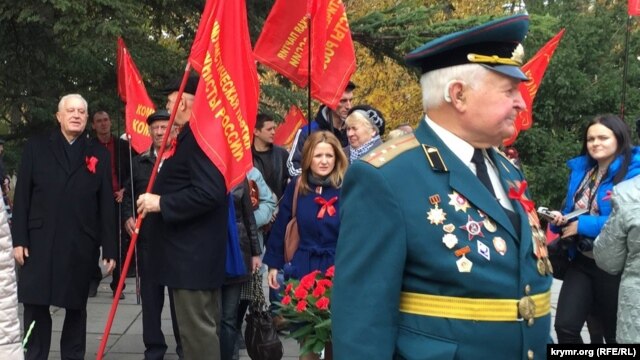 Леонид Грач (крайний слева) прибыл на празднование