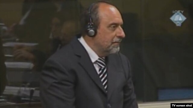 Goran Hadžić u sudnici 14.6.2012.