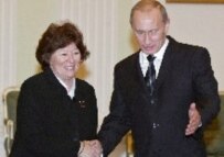 President Vladimir Putin (right) and the UN High Commissioner for Human Rights Louise Arbour met at the Kremlin today (epa)