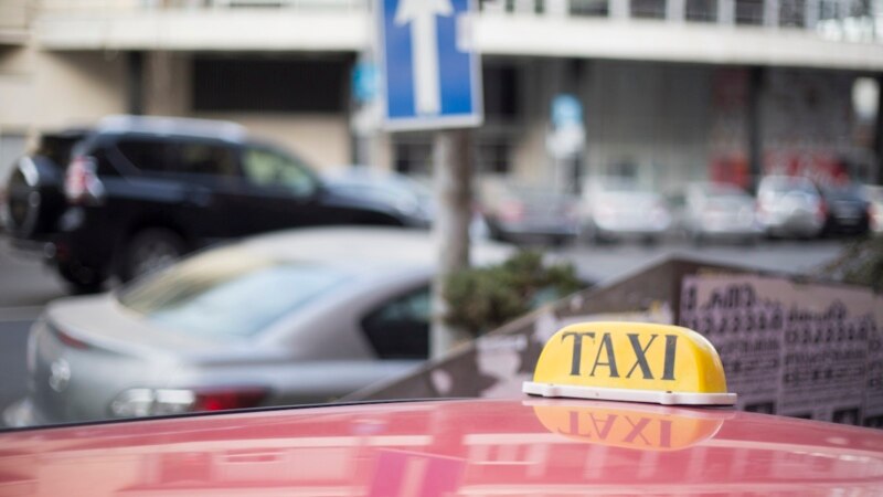 Надо ли «приручить» неконтролируемых таксистов?